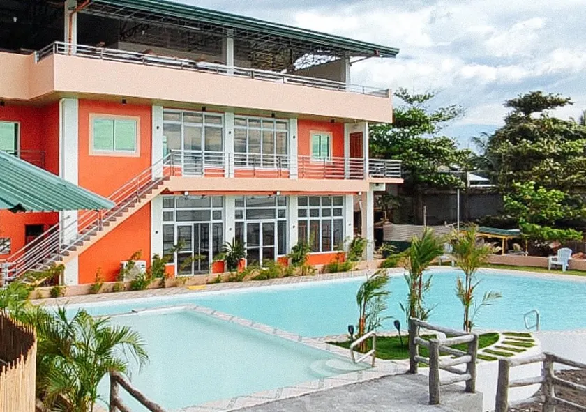 RedDoorz Plus @ Galucksea Beach Resort - Image 1
