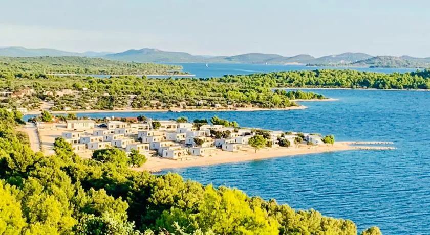 MODERN BEACH VILLAS - Buqez Camp resort - Image 1