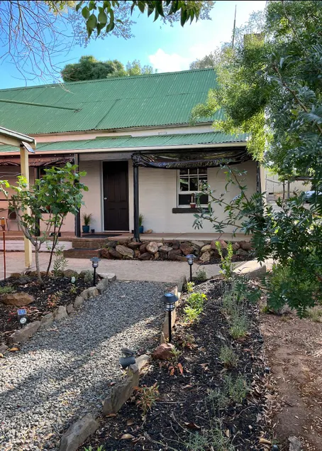 Wedderburn Hotel - Image 1
