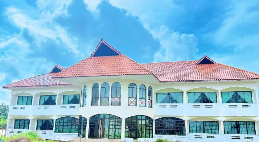 Met Blue Ocean Resort - Image 1
