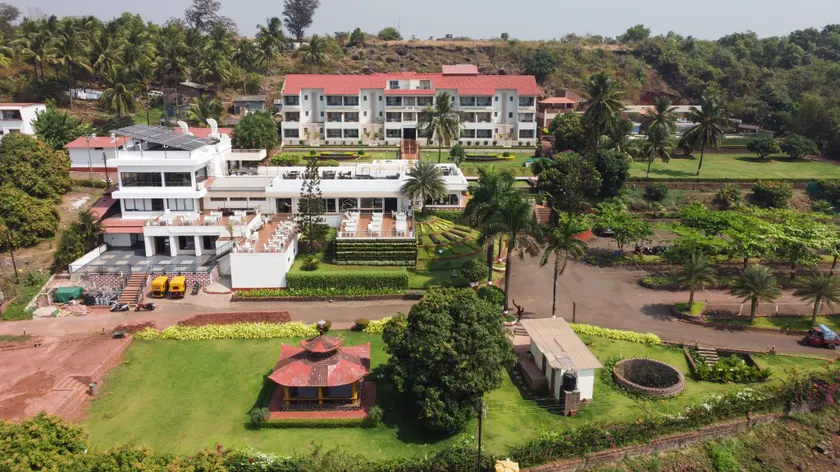 Westbay Resort & Spa - Image 1