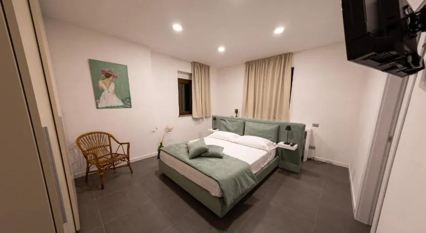 River Hotel - Image 1