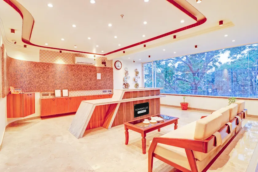 Townhouse Oak Patel Nagar Dehradun Railway Junction - Image 1