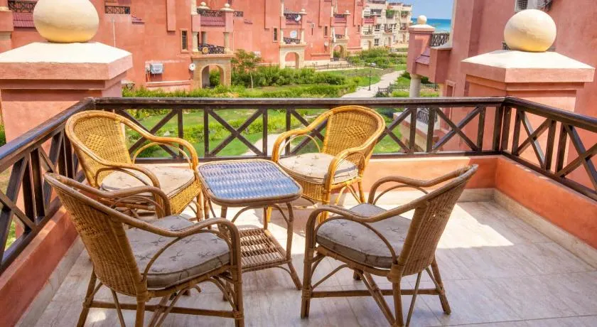 Lazorde Bay Apartment - Image 1