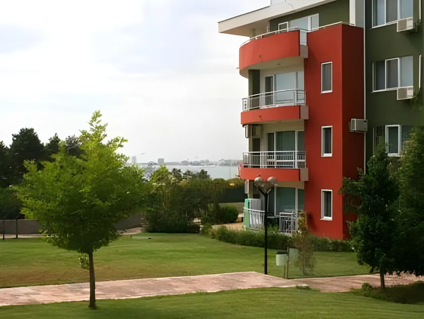 Green Fort Noks Apartments - Image 1