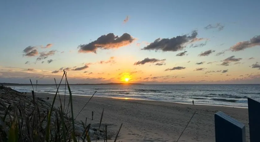 Plumeria Cottage Private Coastal Retreat by Australia No 1 Beach - Image 1