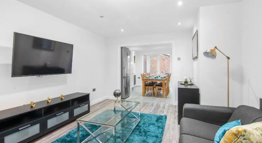 Gravesend 3 Beds By JADA Homes - Image 1