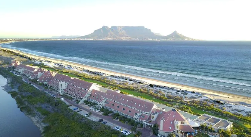 Dolphin Beach Hotel Self Catering Apartments - Image 1