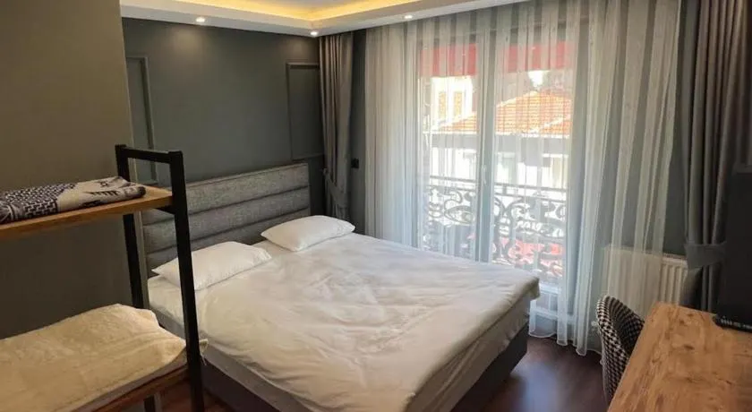 KMC City Hotel - Image 1
