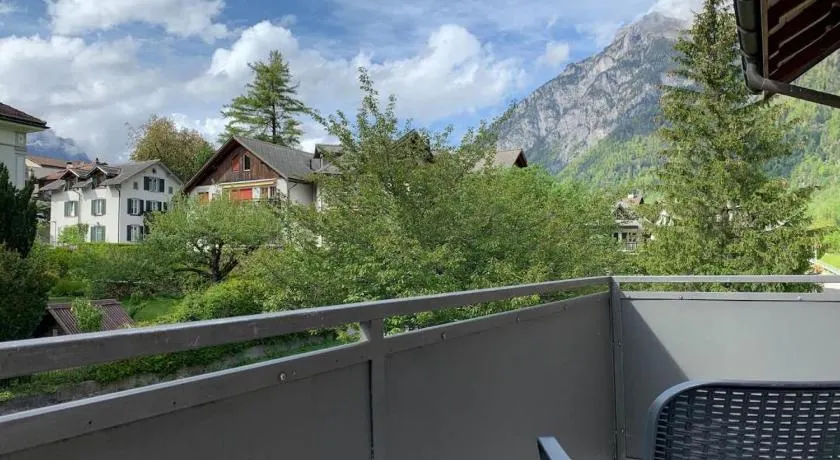 Revier schlicht und bahnsinnig - Image 1