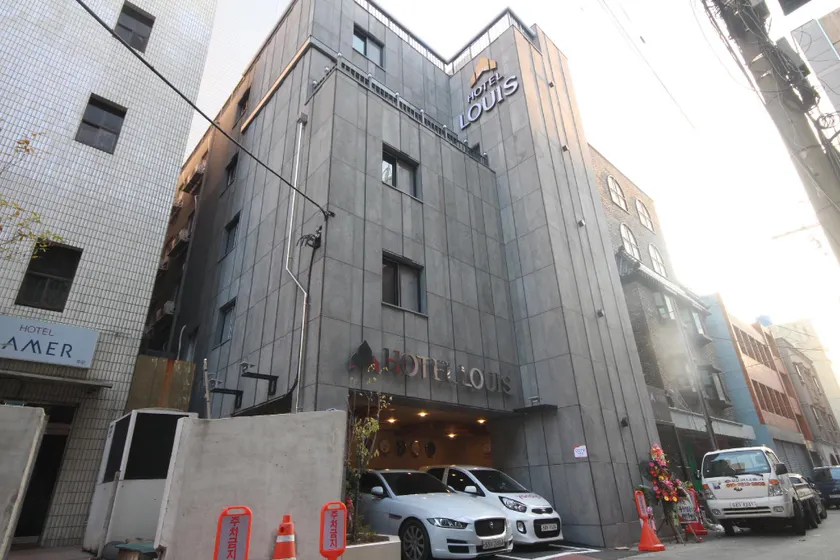 Hotel Louis - Image 1