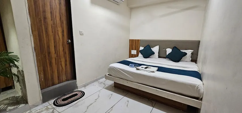 HOTEL BELVA - Image 1