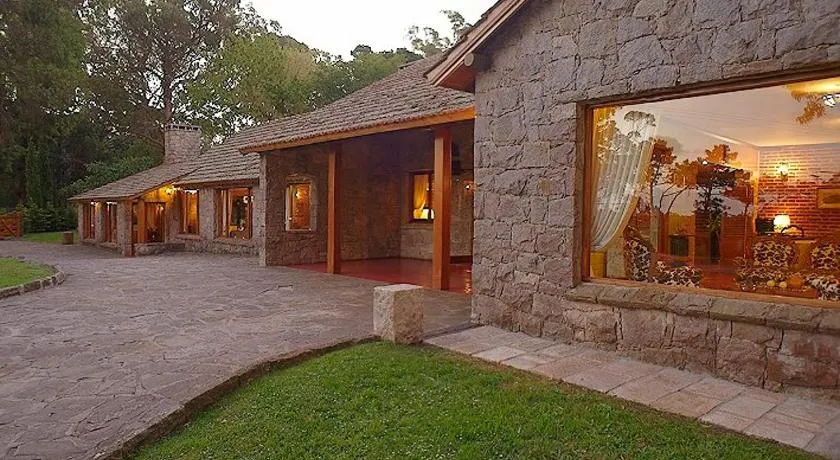 Los Nobles Hostal de Bosque - Image 1