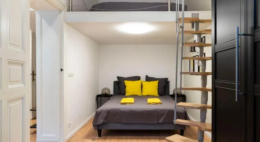 SPACIOUS Two BR plus AC plus SelfCheckIn - Image 1