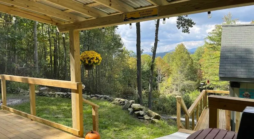 Twin Oaks Cabin at Linville, Private, New remodel - Image 1