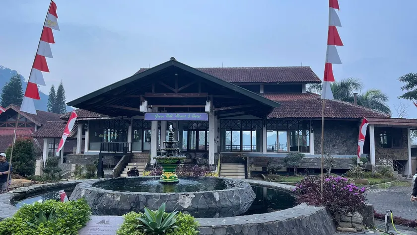 Hotel Greenhill Resort Kemuning - Image 1