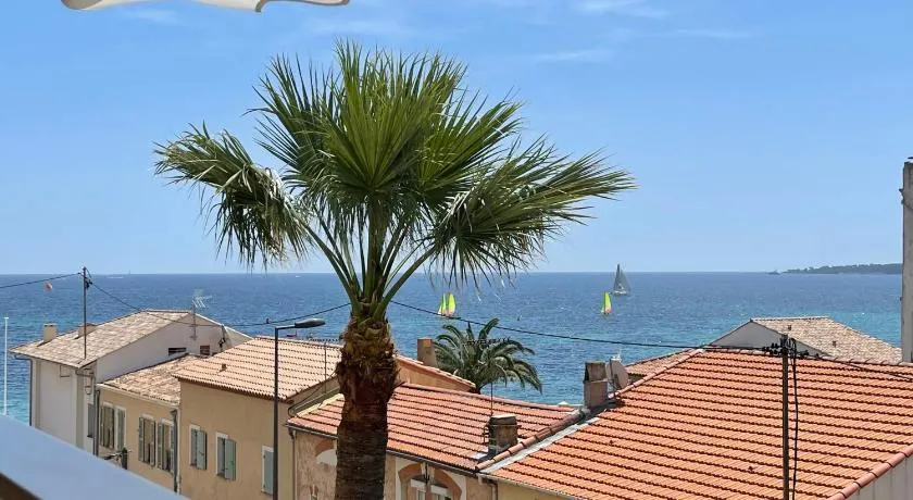 Cannes Pointe Croisette : superbe logement vue mer - Image 1