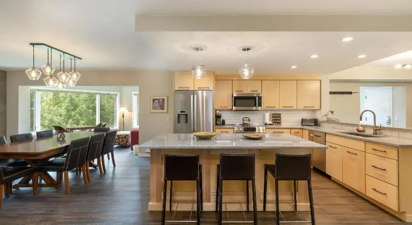 2112 The Pines Condo - Image 1