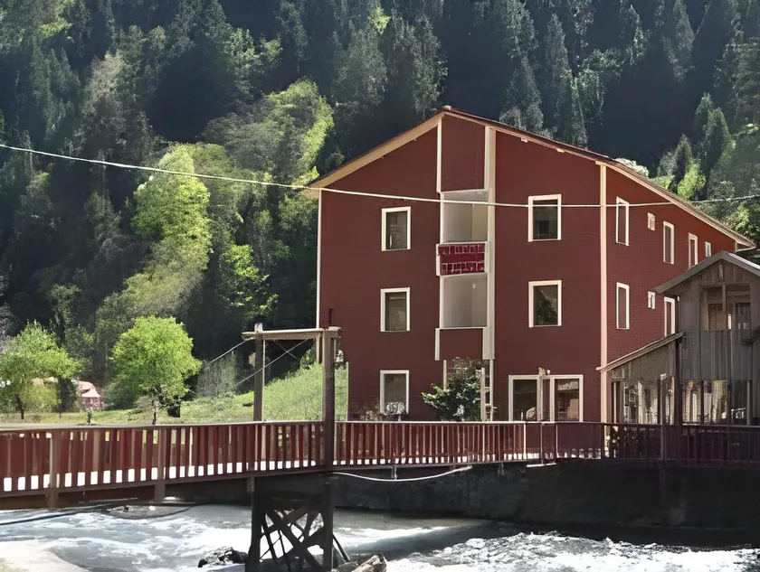Uzungol Soylu Hotel - Image 1