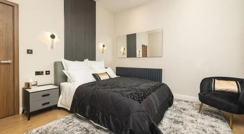 A Private Luxury Spa Suite with Jacuzzi, Sauna and Ice Bath, ideal for Couples, Business, Athlete Recovery - Image 1