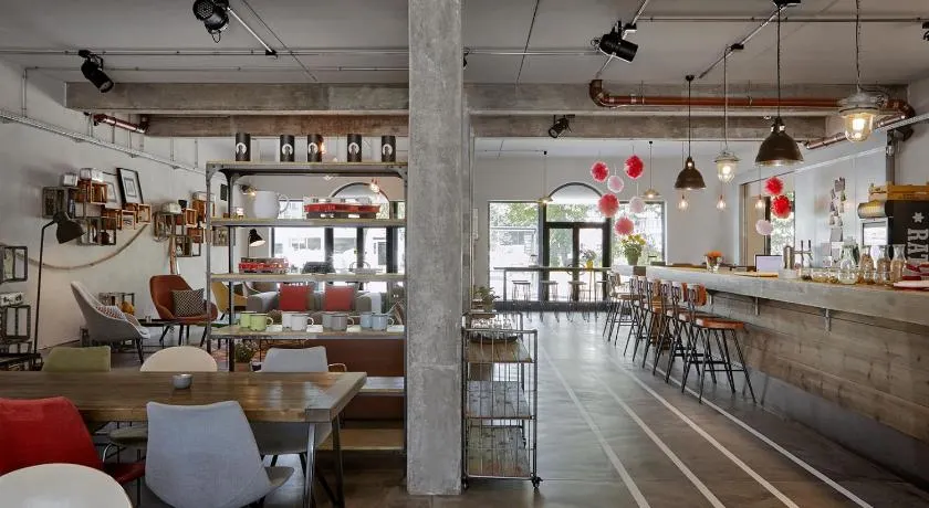 Underdog Hotel - Image 1
