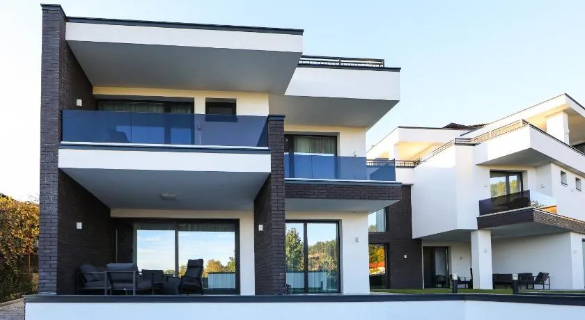 GRAFFIT Luxury houses - Image 1
