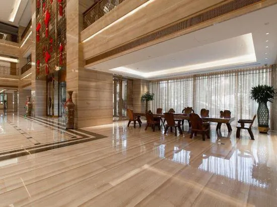 Royale Tower Hotel - Image 1