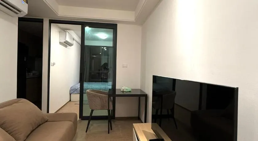 Regal 40 Srinakarin Apartment - Image 1