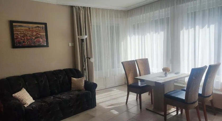 Balaton Apartman - Image 1