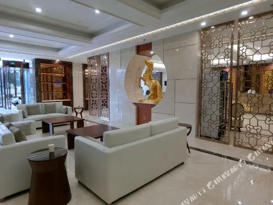 Badain Jaran Hotel - Image 1