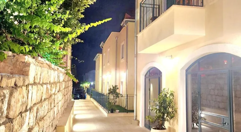 49 Boutique - Image 1