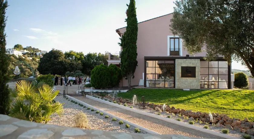 Hotel Boutique Villa Emilia - Image 1