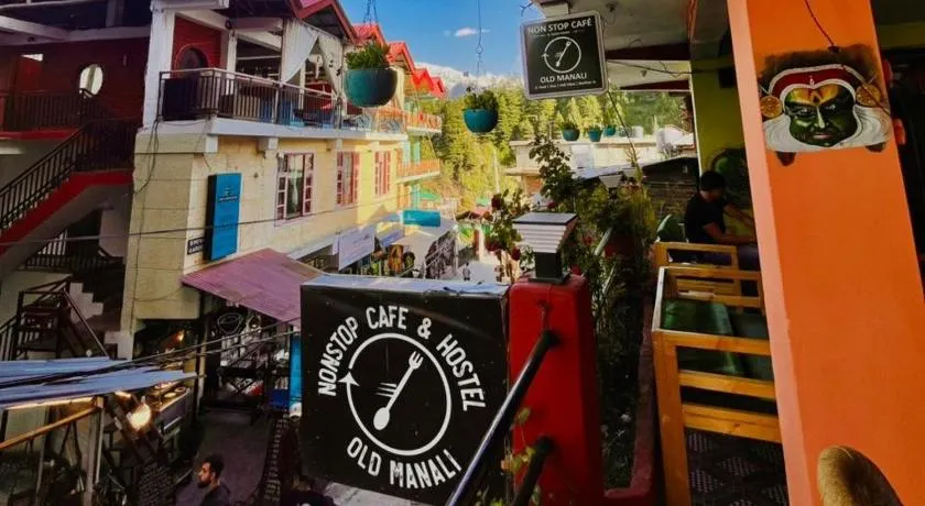 Non Stop Cafe Hostel & Stay - Image 1