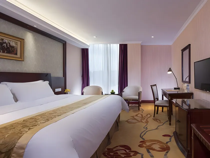 Vienna 3 Best Hotel Dongguan Fenggang Yongsheng Street - Image 1