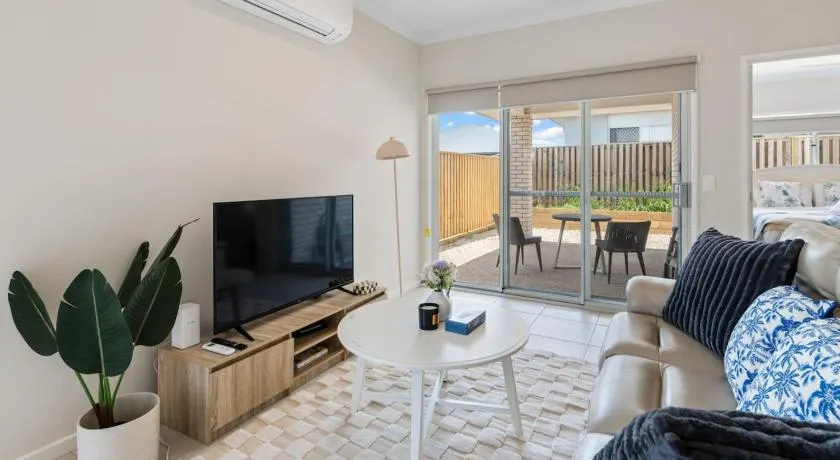 Modern 4BR Home in Peaceful White Rock Community - Image 1