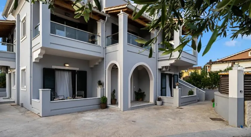 Evi's comfy house - Image 1