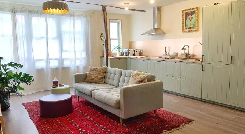 Charming flat in historic centre by Santa Maria - Image 1