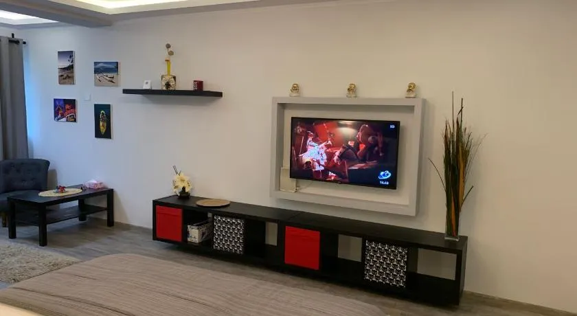 Mery Deluxe Apartment - Image 1