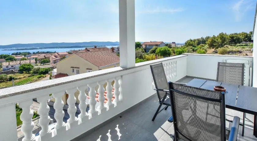 Apartamento vacacional con barbacoa | Vistas al jardín | Se admiten mascotas - Image 1