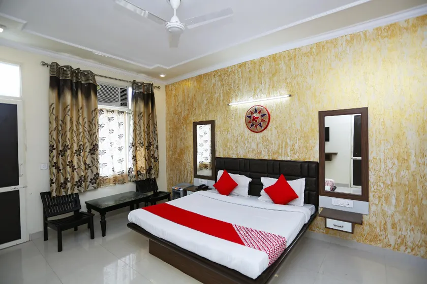 OYO 35823 Hotel Blumango - Image 1