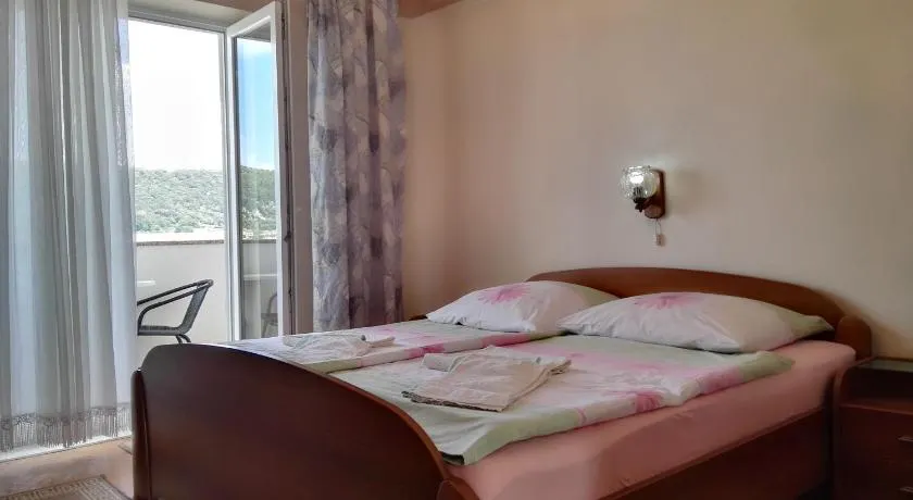 Ljubica Apartments and Rooms - Image 1