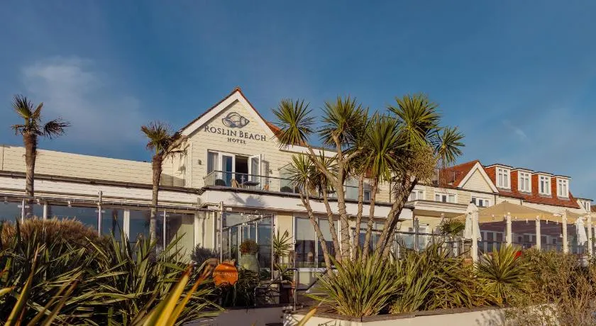 Roslin Beach Hotel - Image 1