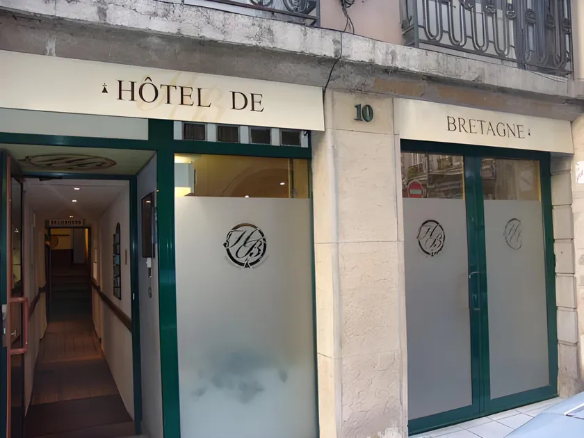 Hotel de Bretagne - Image 1