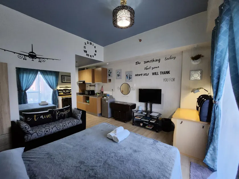 Condo Azur Suites A326 Amani Resorts Residences , 5 minutes Airport, Netflix, Stylish, Cozy with Luxurious Swimming Pool - Image 1