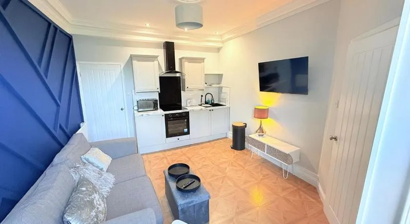 Class Apartments - City Comforts - Image 1
