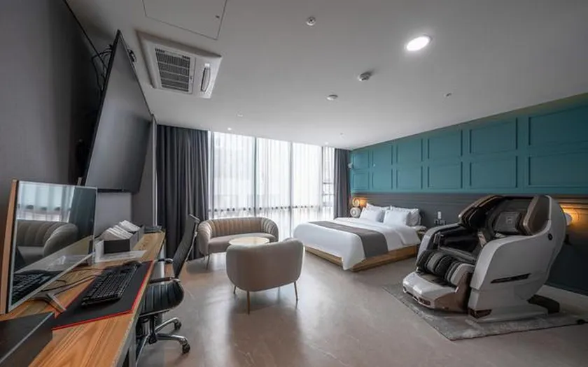 Hanam Bluehill Hotel - Image 1