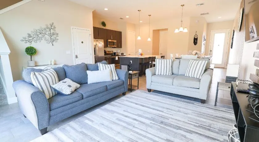 216 Oasis Magic 4BD Villa 5 Min to Disney Magic - Image 1