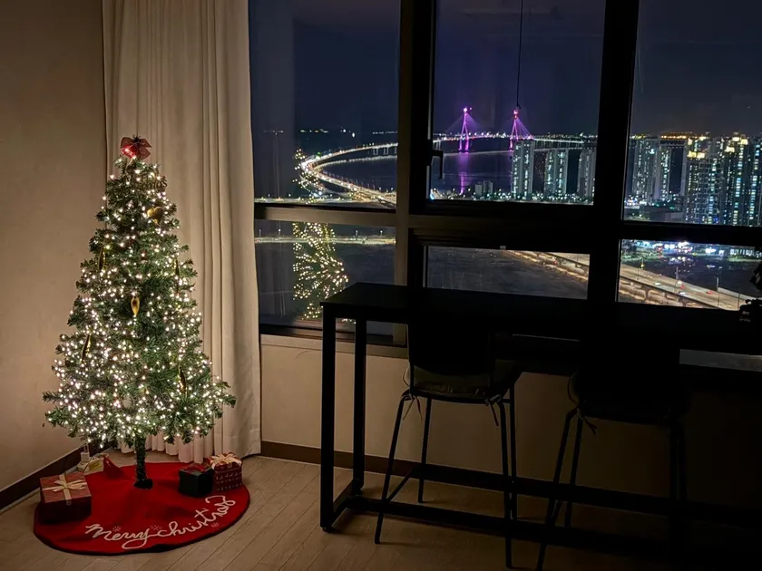 Songdo Incheon-Bridge Ocean&City Veiw Penthouse - Image 1