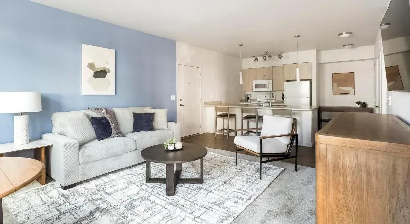 Landing Stylish 1BD Clubhouse Pool - Image 1
