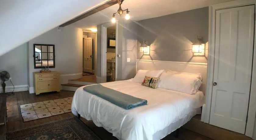 Mill Pond Inn - Image 1